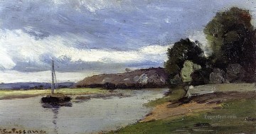 Camille Pissarro Painting - Orillas de un río con barcaza Camille Pissarro